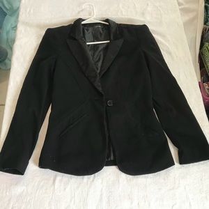 Tuxedo jacket with cool details